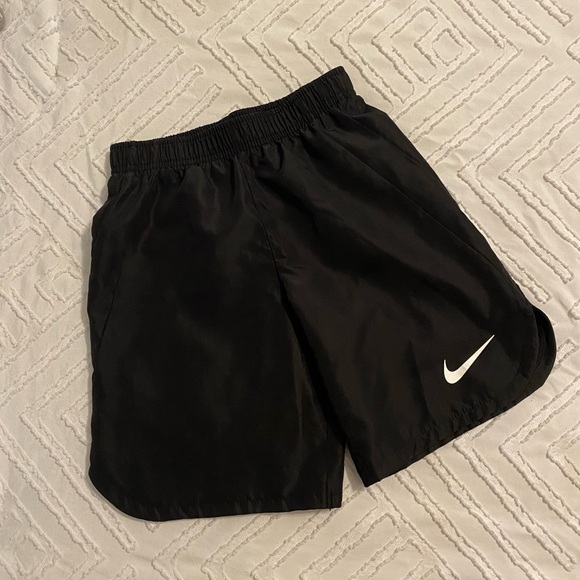 Nike Boys Black Dri-FIT Vent Athletic Shorts size 7 - Picture 1 of 4